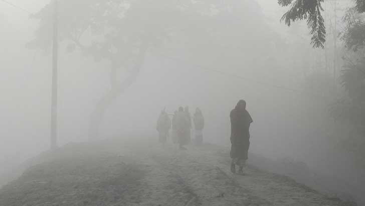 হাড় কাঁপানো শীতে সীমাহীন ভোগান্তি