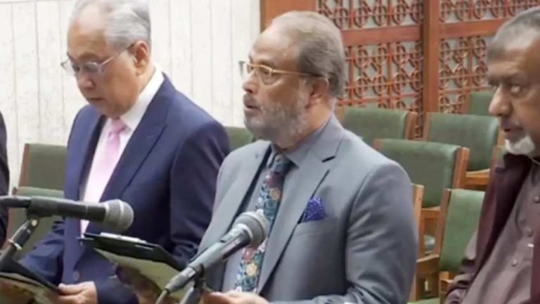 শপথ নিলেন জাতীয় পার্টির সংসদ সদস্যরা