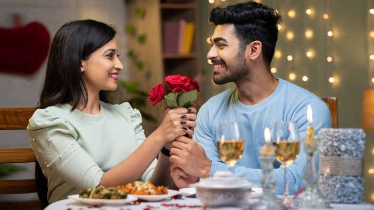 ভালোলাগা আর ভালোবাসার অনুভূতি প্রকাশ পায় প্রেমেই