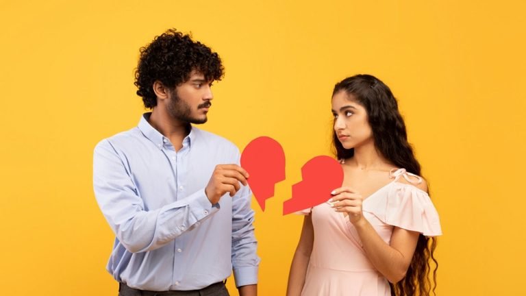 সম্পর্ক কখন ভেঙে দেওয়া জরুরি?