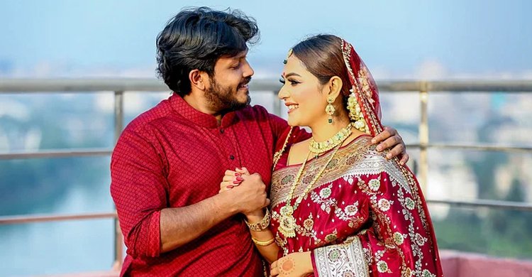বিয়ে করলেন অভিনেত্রী-উপস্থাপিকা মৌসুমী মৌ