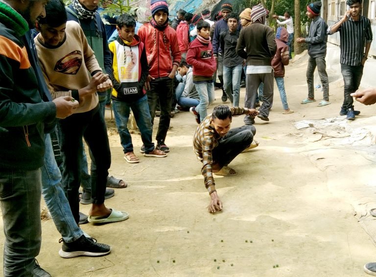 বরিশালে ২৪৪ বছরের ঐতিহ্যবাহী মারবেল মেলা অনুষ্ঠিত