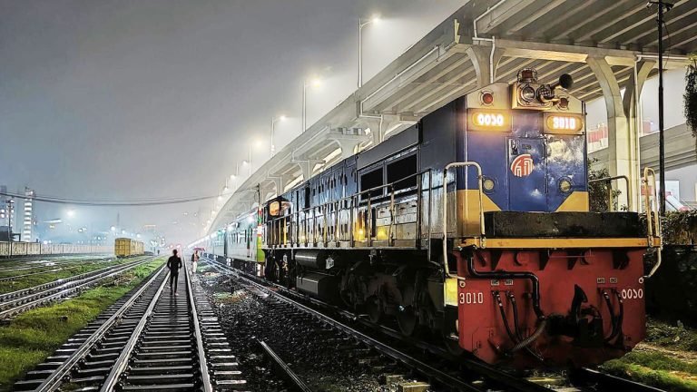 ৬ ও ৭ জানুয়ারি চলবে না  ২২ ট্রেন