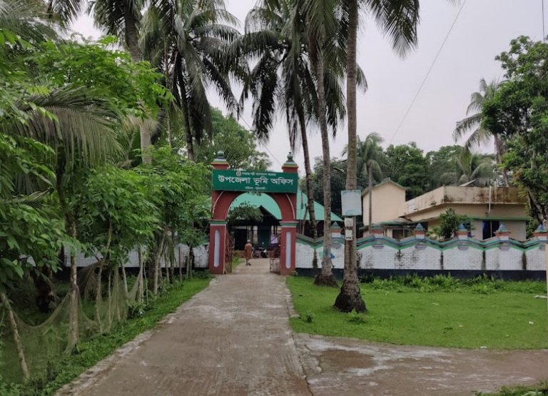বাউফলে ভুয়া নামজারি: জমির প্রকৃত মালিকদের  হয়রানি করা হচ্ছে