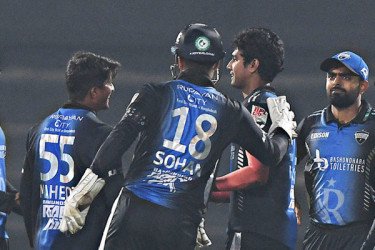 সিলেটকে গুঁড়িয়ে দিয়ে হ্যাটট্রিক জয় রংপুরের