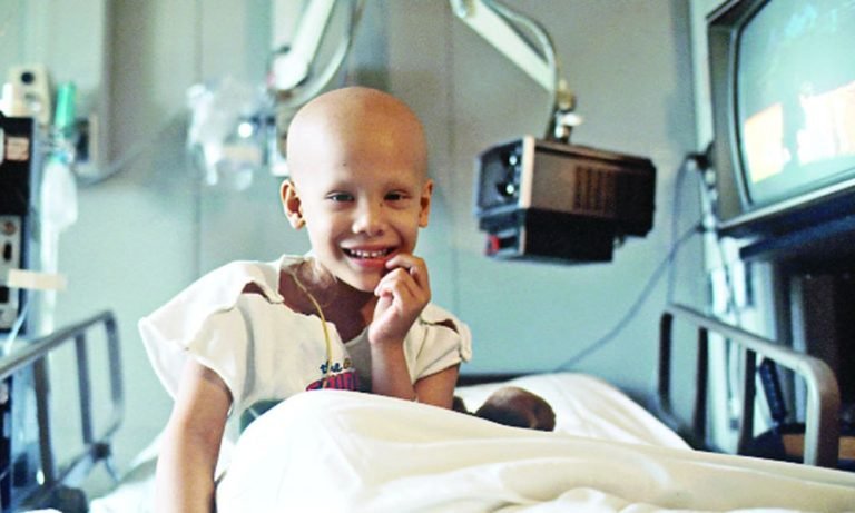 জেনে নিন শিশুর ক্যান্সারের প্রাথমিক লক্ষণ