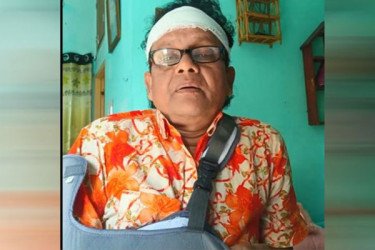 ছাদ থেকে পড়ে অচেতন নকুল কুমার বিশ্বাস