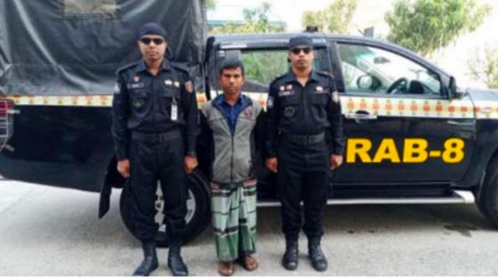 মঠবাড়িয়ায় হত্যা মামলার আসামি র‌্যাবের হাতে গ্রেপ্তার