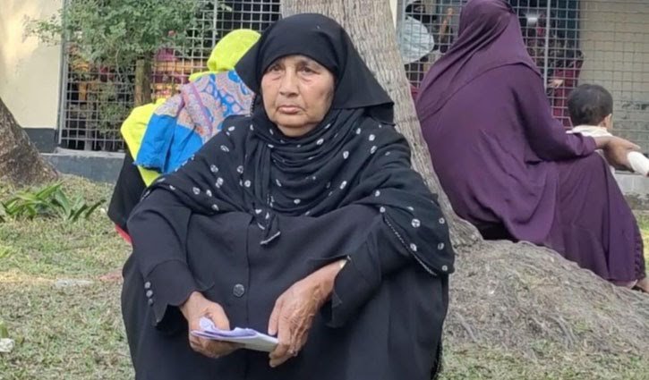 বিধবার বয়স্ক ভাতা মেম্বারের বউয়ের পেটে