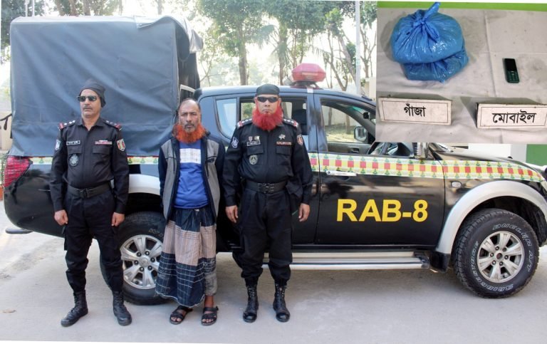 বরিশালে গাঁজাসহ বিক্রেতা গ্রেপ্তার