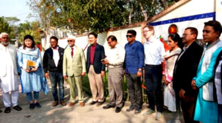 দুমকীর প্রকল্প পরিদর্শন করেছেন জাইকার প্রতিনিধি দল