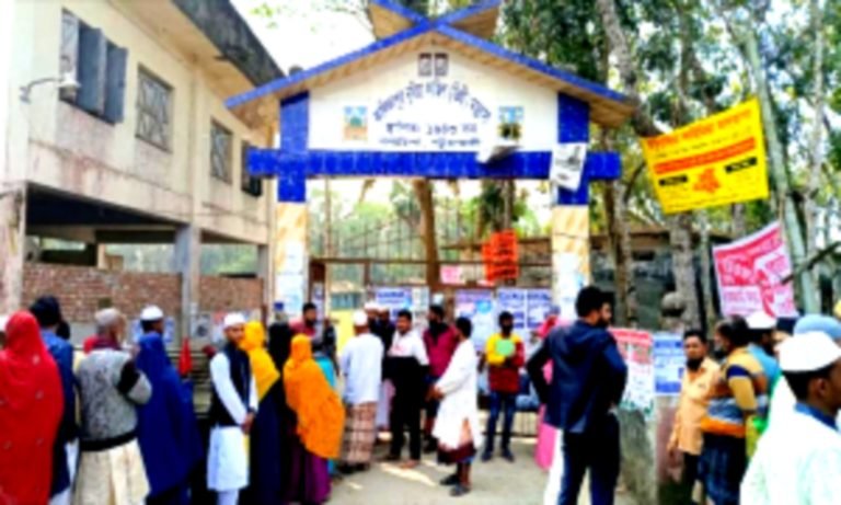 গলাচিপায় পরীক্ষায় অনিয়মের কারণে  মাদ্রাসার তিন ছাত্র বহিস্কার 