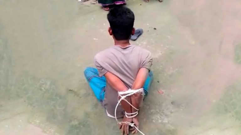 প্রতিবেশীর ‘গাছ খাওয়ায়’ ছাগল আটক, মালিককে বেঁধে নির্যাতন 