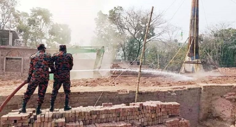 বরিশালে  ইটভাটায় অভিযান