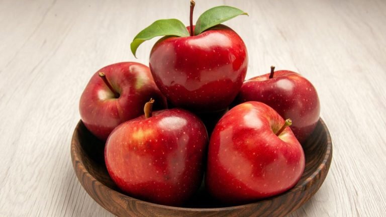আপেল ডায়াবেটিস  কমাতে সাহায্য করে