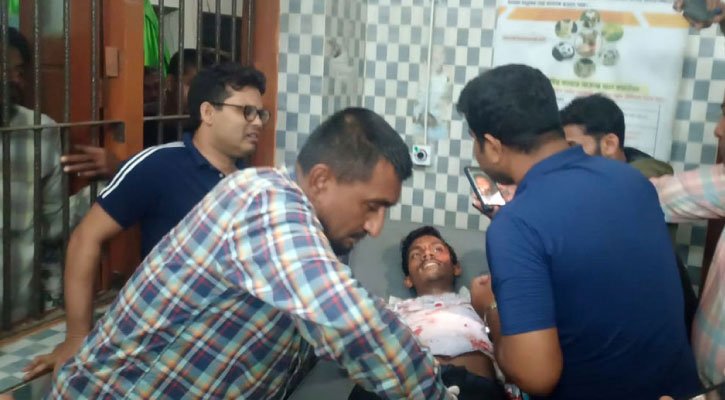 বরগুনায় ছাত্রলীগকর্মীকে কুপিয়ে আহত