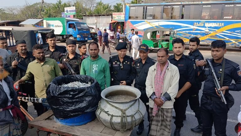 বরিশালে যৌথ অভিযানে ৪৩ মণ জাটকা জব্দ