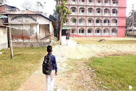 শহীদ মিনার নেই বরিশালের ৩১১টি শিক্ষা প্রতিষ্ঠানে