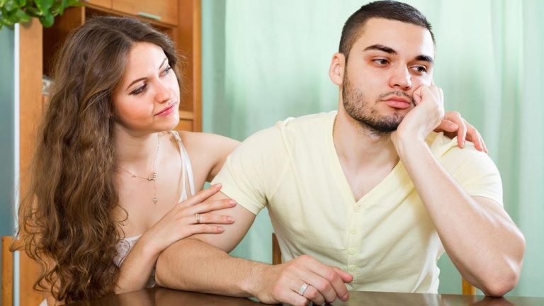 সঙ্গী প্রতারণা করছে বুঝবেন যেভাবে