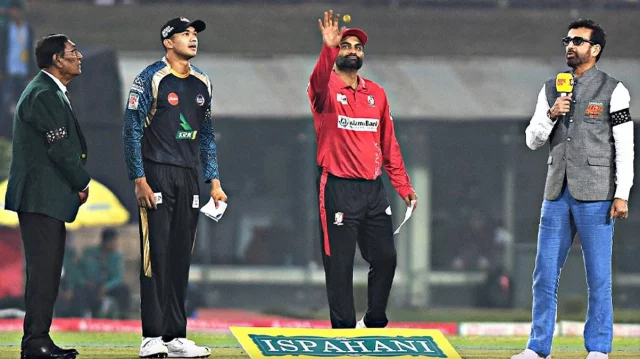 টস জিতে ব্যাটিংয়ে বরিশাল