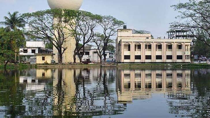 পটুয়াখালীর মেয়র ও ভাইয়ের মনোনয়ন বৈধ, স্ত্রীর অবৈধ