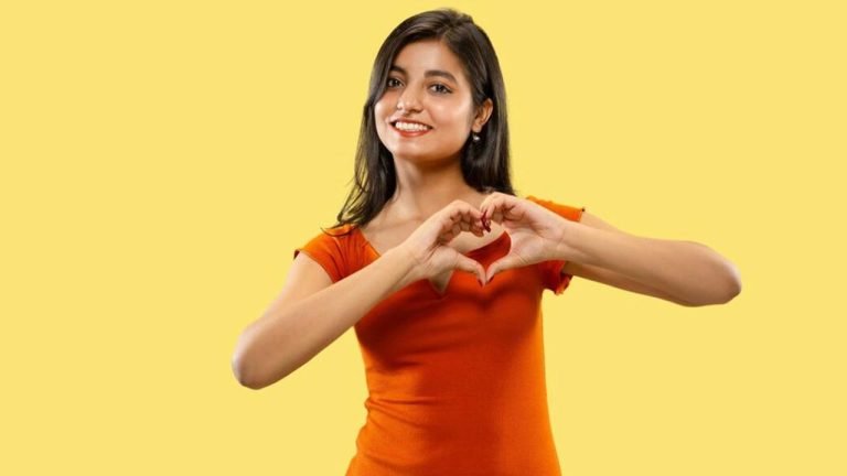 ভালোবাসা দিবসের মেসেজ, পাঠাতে পারেন আপনার প্রিয়জনকে