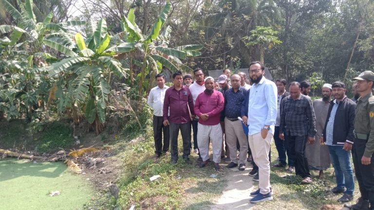 বরিশালে পার্ক থেকে অবৈধ মাছ বাজার সরানোর নির্দেশ ইউএনও’র