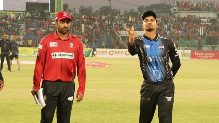 টস জিতে বোলিংয়ে বরিশাল