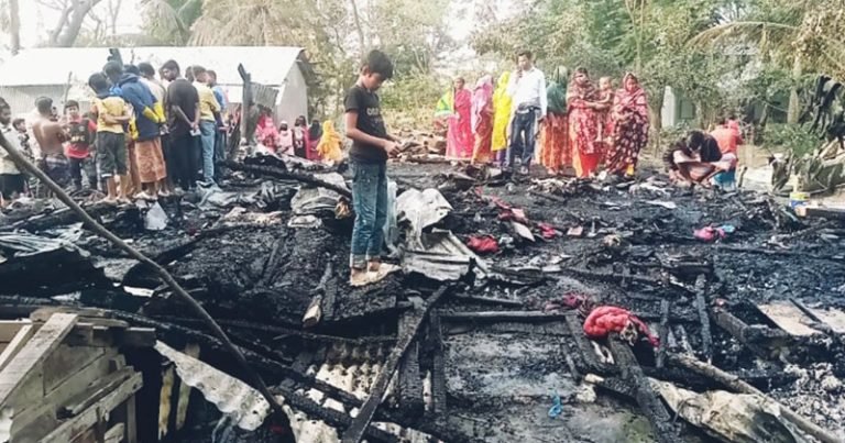 কলাপাড়ায় অগ্নিকান্ডে বসতবাড়ী পুড়ে ছাই