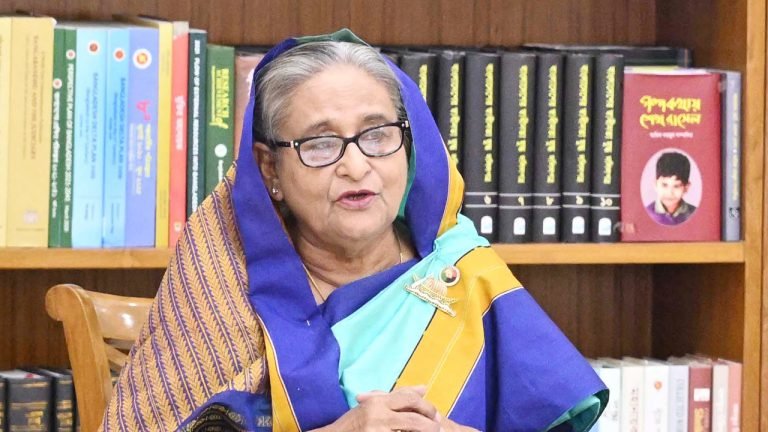 দেশের পথে প্রধানমন্ত্রী