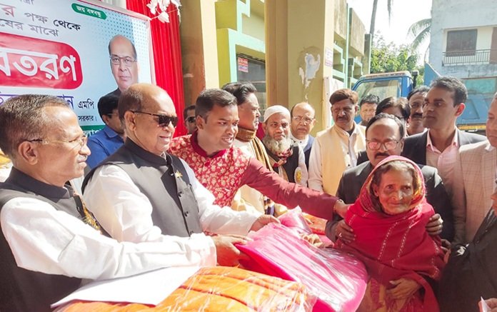 কলাপাড়ায় ২ হাজার পরিবারের মাঝে শীতবস্ত্র বিতরণ