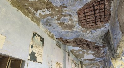 বরগুনায় বালিকা বিদ্যালয়ের এ কী হাল!