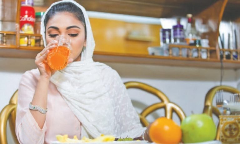 রোজায় শরীরে পানির ঘাটতি পূরণে করণীয়