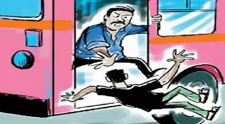বরিশালে চলন্ত বাস থেকে ফেলে দেওয়া সেই প্রবাসীর মৃত্যু