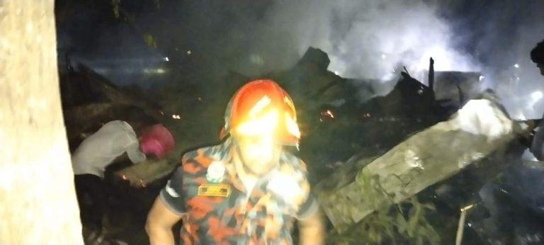 বরিশালে গ্যাস সিলিন্ডারে অগ্নিকান্ডে ২ টি বসতঘর ভষ্মিভূত