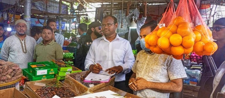 বরিশালে ২ প্রতিষ্ঠানকে ৬ হাজার টাকা অর্থদণ্ড