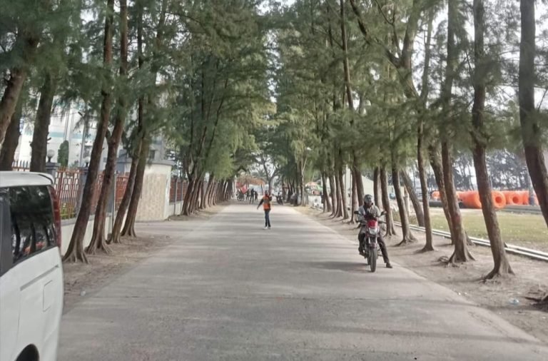 বরিশালের বিনোদন স্পটে পুলিশের অভিযান