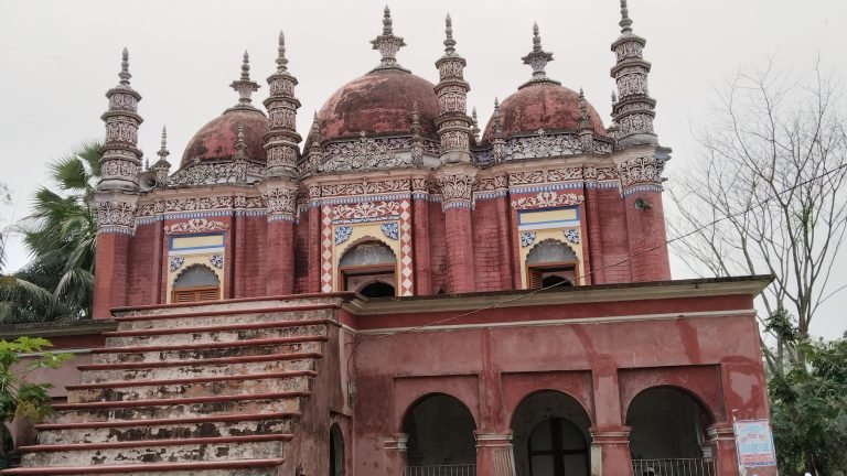 স্থাপত্যশৈলীর প্রাচীন নিদর্শন বরিশালের ঐতিহ্যবাহী মিয়াবাড়ি মসজিদ