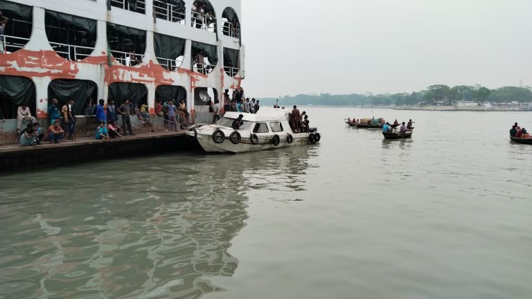 কীর্তনখোলা নদীতে নিখোঁজ জেলের পা উদ্ধার