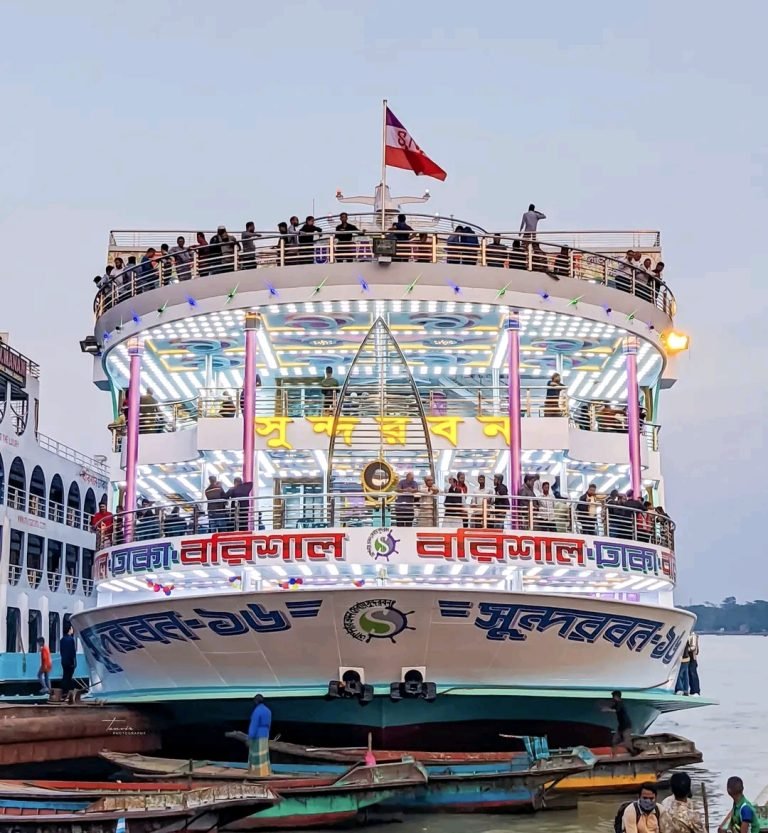 বাস, ট্রেন ও লঞ্চে যাত্রীর ভিড়