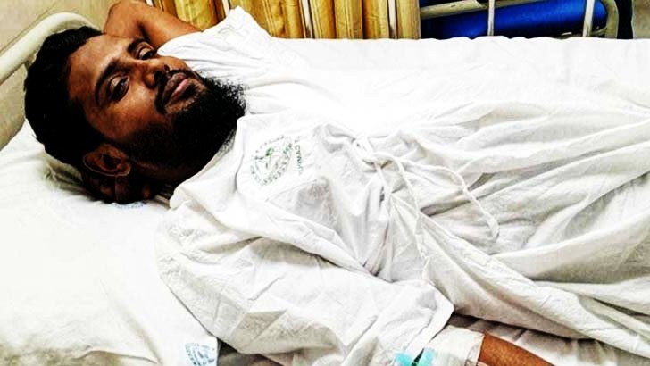 অর্থাভাবে চিকিৎসা হচ্ছে না পটুয়াখালীতে ক্যান্সার আক্রান্ত সাইদুলের