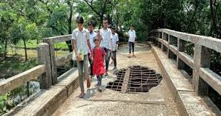 দুই বছর ধরে জোড়া সেতু যেন মৃত্যুকূপ