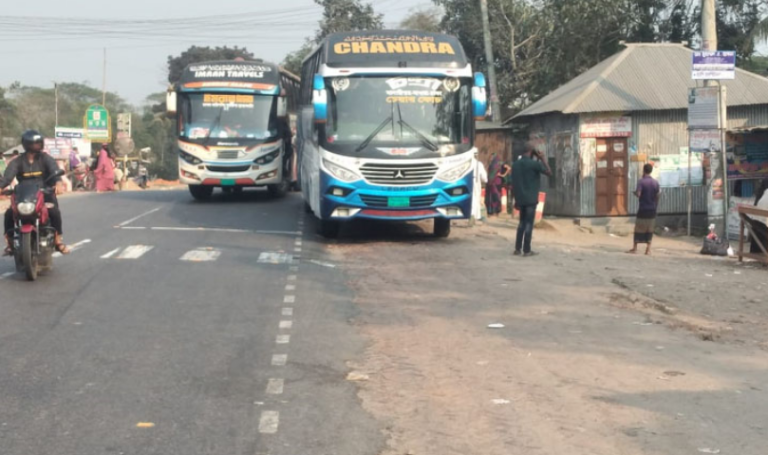 ঈদ যাত্রায় দুর্ভোগের অপর নাম ঢাকা-বরিশাল মহাসড়ক
