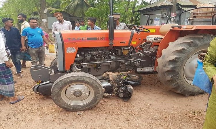 ট্রলি-মোটরসাইকেল সংঘর্ষে আহত তিন