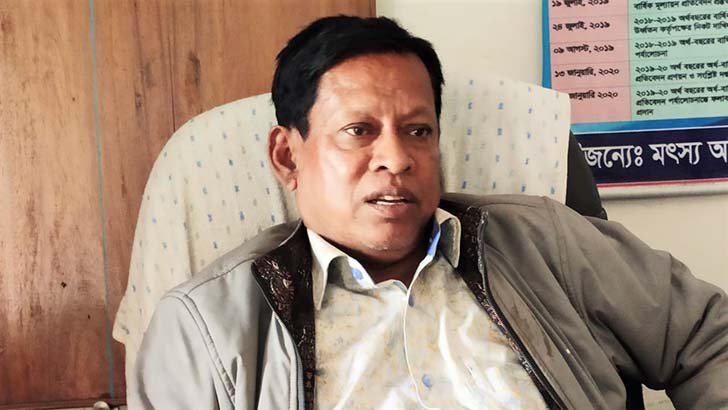 বাছুর দেওয়ার আশ্বাসে জেলেদের কাছ থেকে ঘুষ, মৎস্য কর্মকর্তার বিরুদ্ধে মামলা