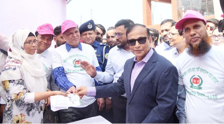 প্রধানমন্ত্রী দেশকে স্মার্ট বাংলাদেশ হওয়ার পথে এগিয়ে নিয়ে যাচ্ছেন: জাহিদ ফারুক