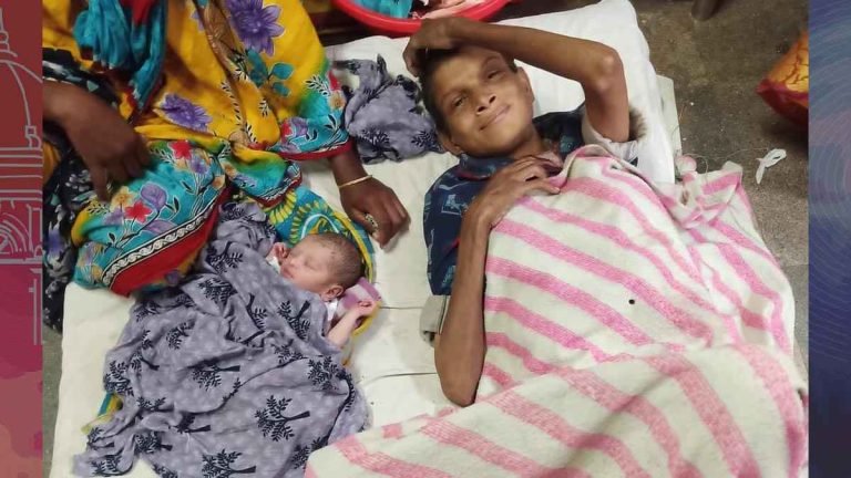 বরিশালে ব্যস্ত বাজারে মানসিক ভারসাম্যহীন নারীর সন্তান প্রসব