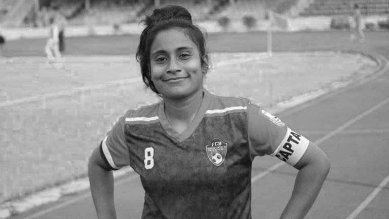 মারা গেলেন সাফজয়ী নারী ফুটবলার