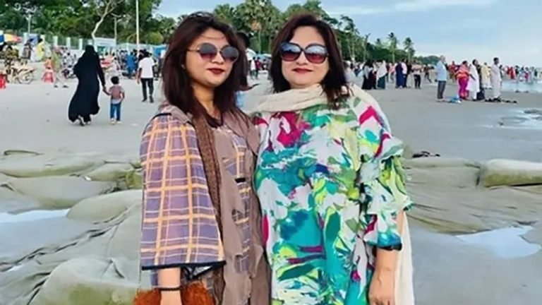 বেইলি রোডে আগুন: ভিকারুননিসার শিক্ষক ও তার মেয়ে নিহত