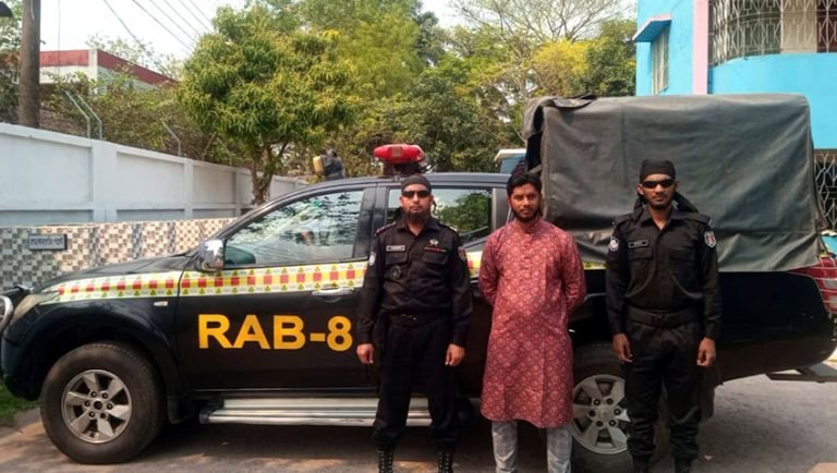 চাচিকে ধর্ষণ ও পর্নোগ্রাফি মামলায় যুব সংহতি নেতা গ্রেফতার